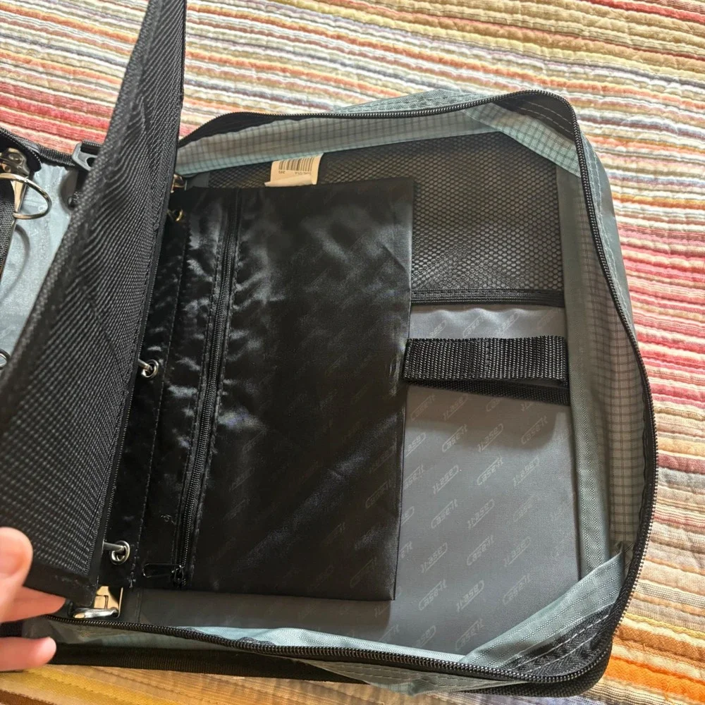 Case-it Zipper Binder Unisex OS Black Red Excellent 3-Ring Laptop Sleeve Strap